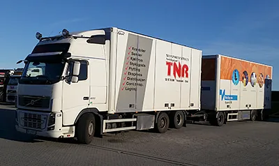Semitrailer med Tnr Spedisjon AS logo